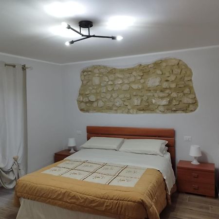 Casa Vacanza "Marinella" ซุลโมนา ภายนอก รูปภาพ