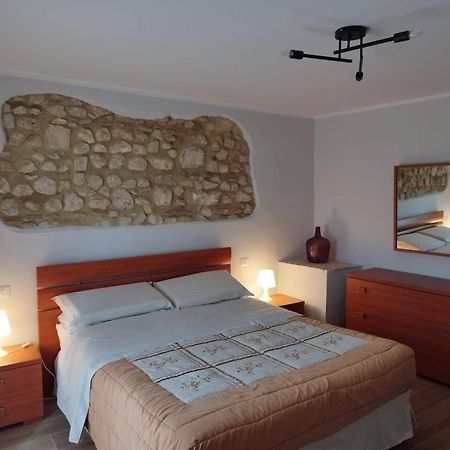 Casa Vacanza "Marinella" ซุลโมนา ภายนอก รูปภาพ