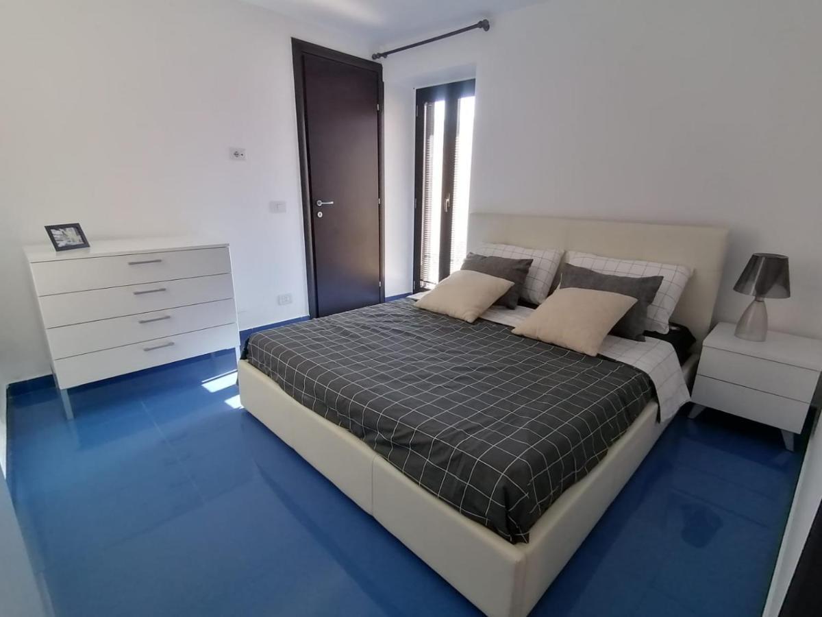 Casa Vacanza "Marinella" ซุลโมนา ภายนอก รูปภาพ